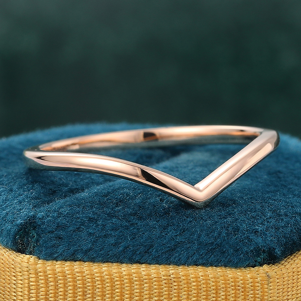 Juyoyo V Shaped Solid Gold Band Ring Simple Stackable Curved Wedding Band