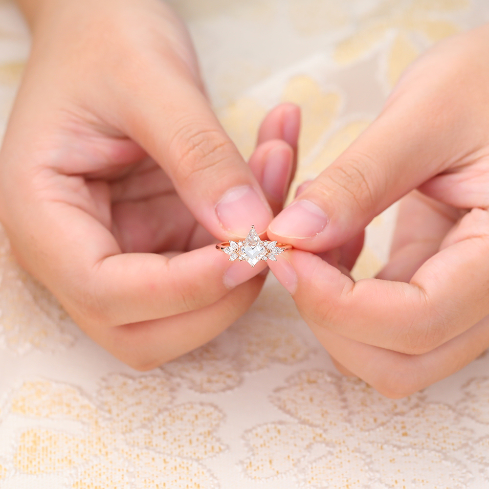 Juyoyo Vintage Kite Cut Moissanite Engagement Ring Rose Gold Promise Anniversary Ring for Women