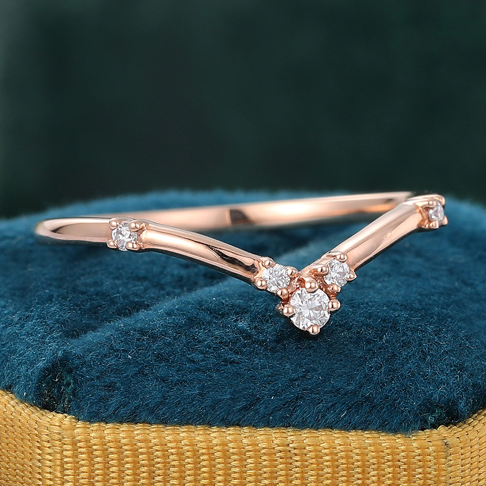 Juyoyo Round Moissanite Curved Wedding Band Diamond Rose Gold Stackable Ring