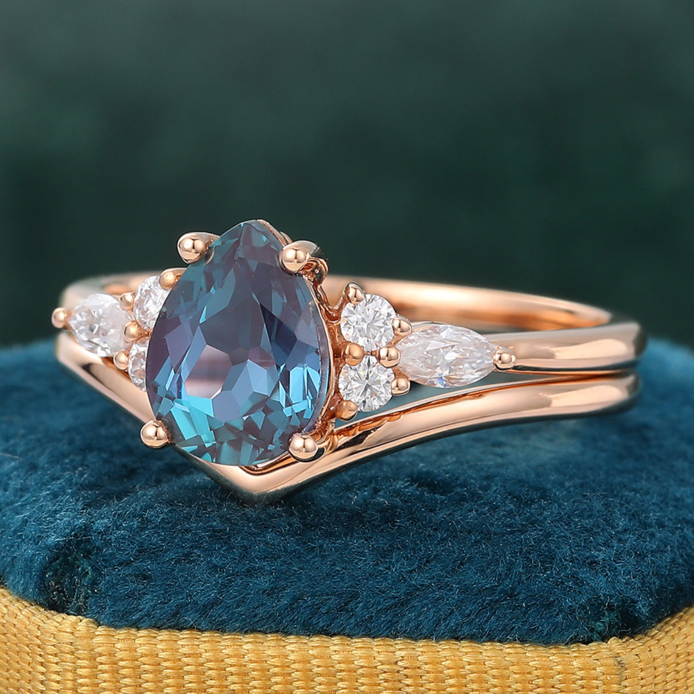 Juyoyo Pear Shaped Alexandrite Engagement Ring Set with Solid Rose Gold Curved Wedding Band