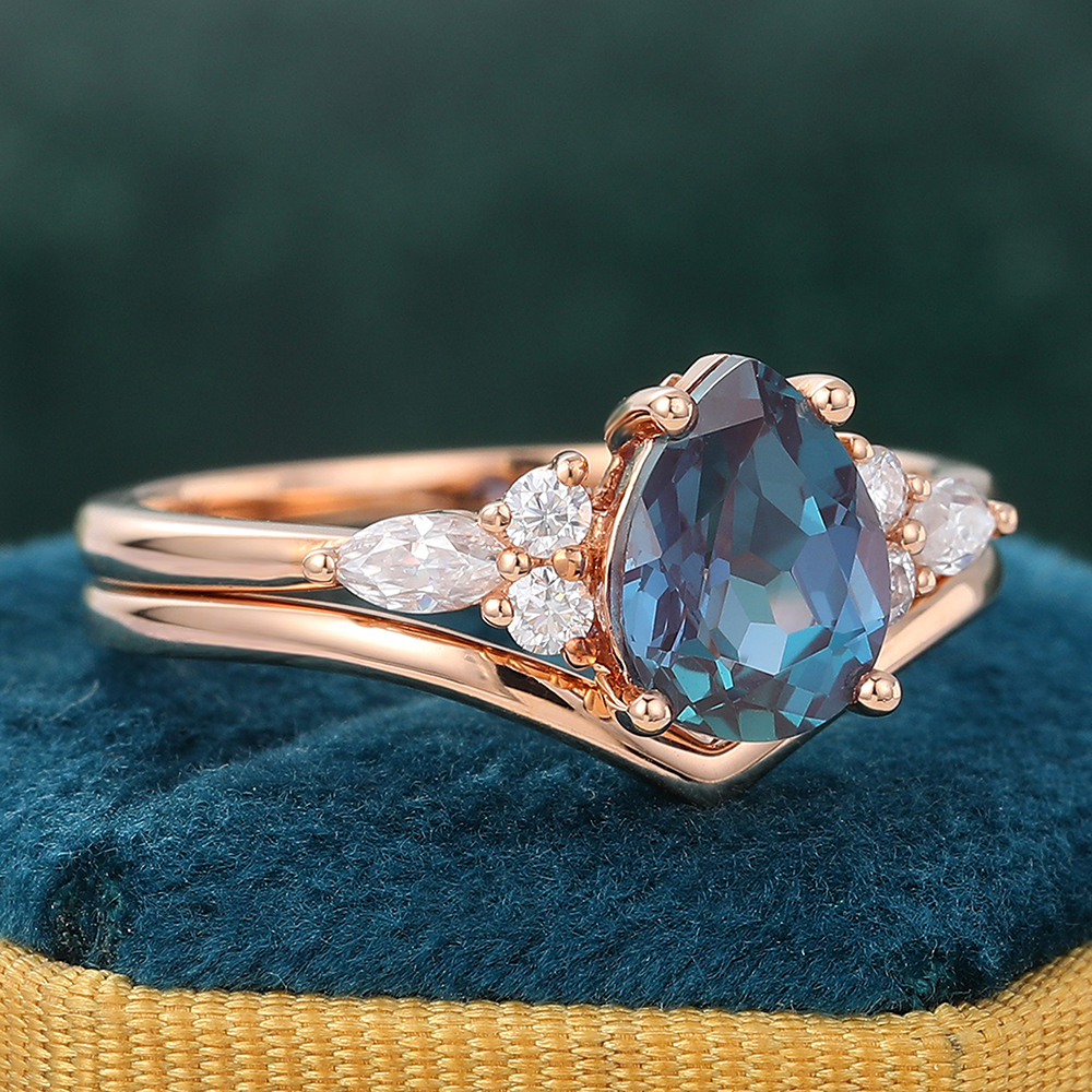 Juyoyo Pear Shaped Alexandrite Engagement Ring Set with Solid Rose Gold Curved Wedding Band