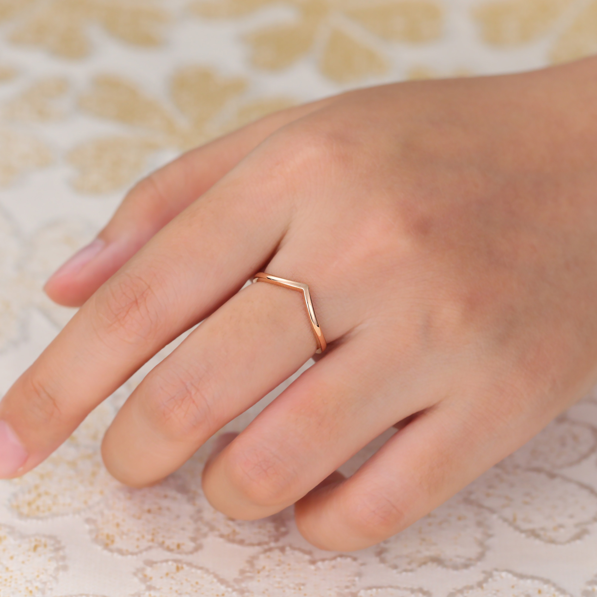 Juyoyo V Shaped Solid Gold Band Ring Simple Stackable Curved Wedding Band