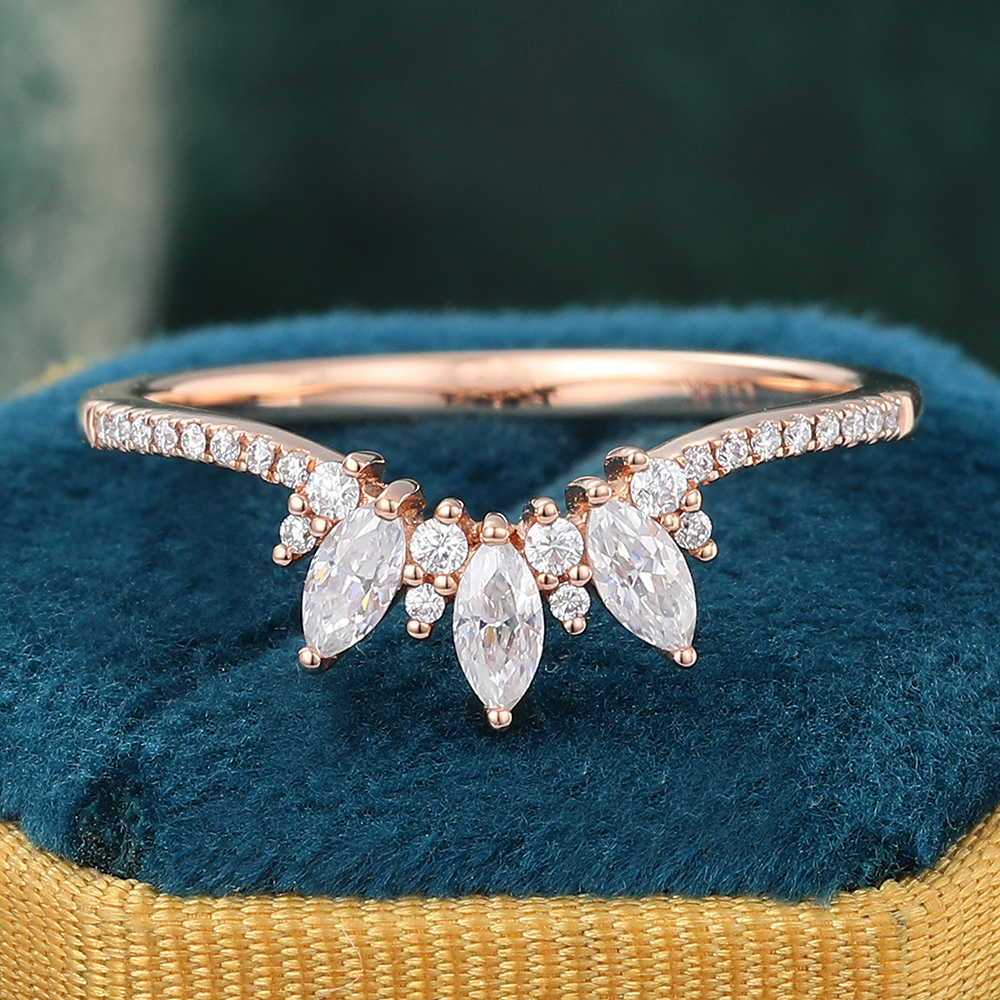 Juyoyo Moissanite Curved Wedding Band Vintage Rose Gold Pave Diamond Stacking Ring for Women
