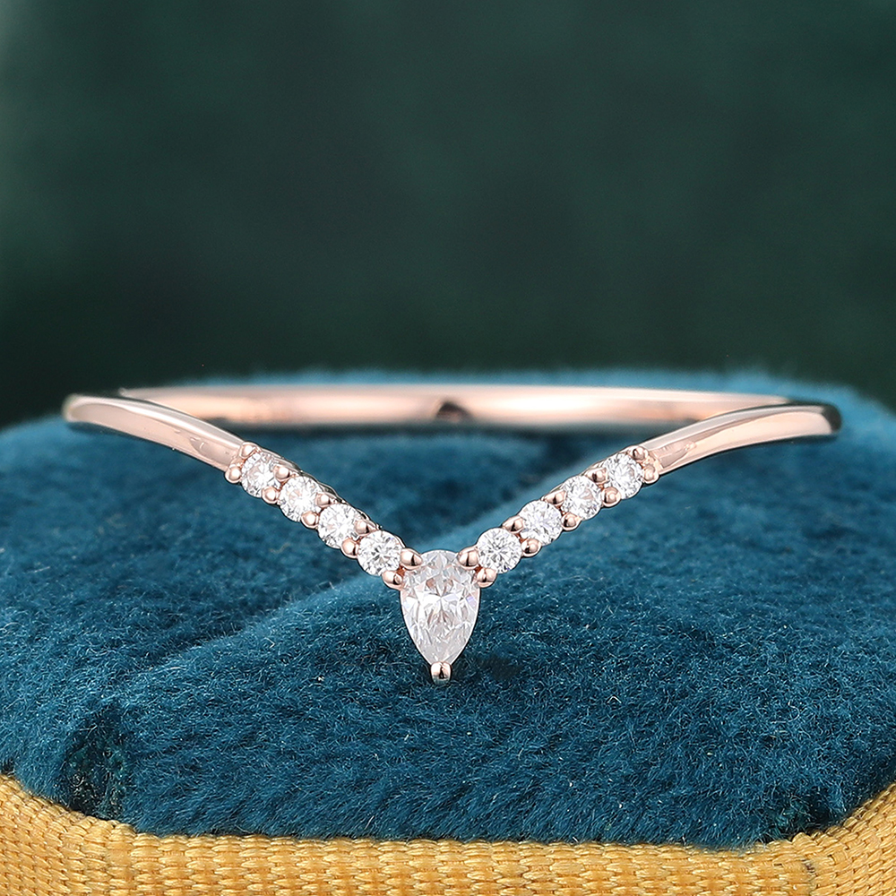 Juyoyo Moissanite Curved Wedding Band Vintage Pave Stackable Ring in 14K Rose Gold