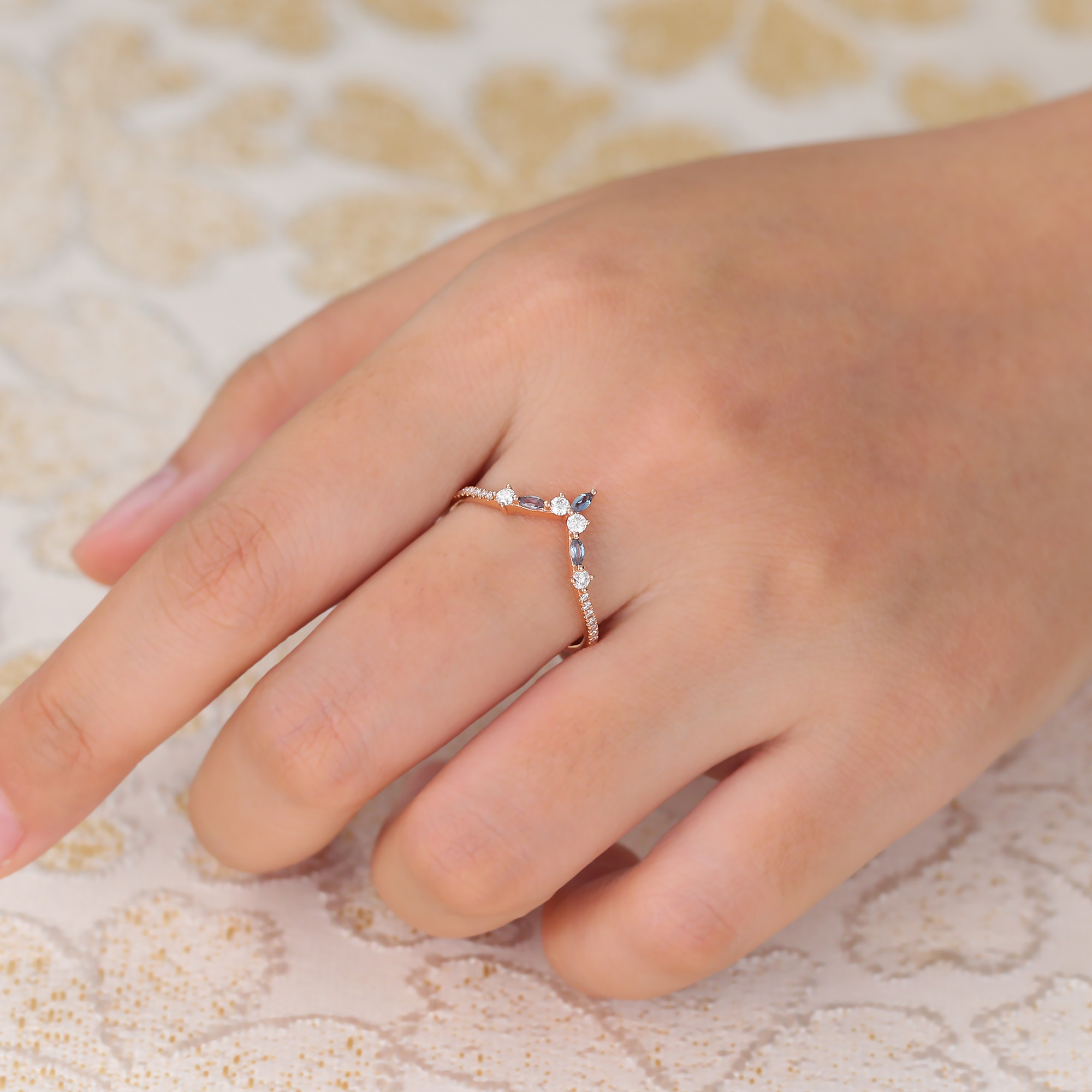 Juyoyo Curved Alexandrite and Diamond Wedding Bnad for Women