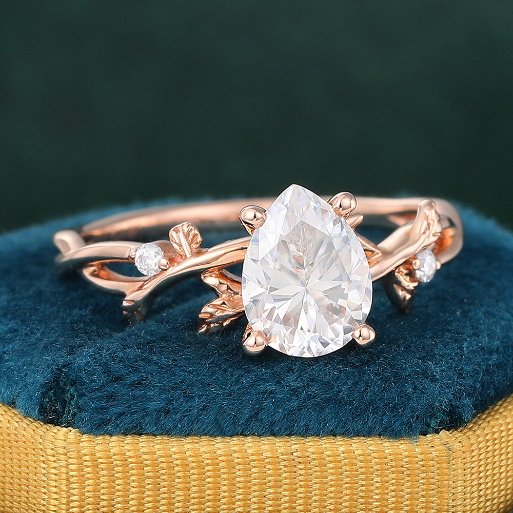 Juyoyo Pear Shaped Moissanite Three Stone Engagement Ring Vine Leaf Rose Gold Nature Inspired Ring