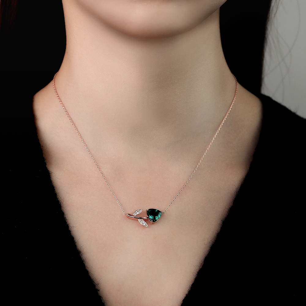 Rose Gold Heart Emerald Pendant Necklace | Juyoyo