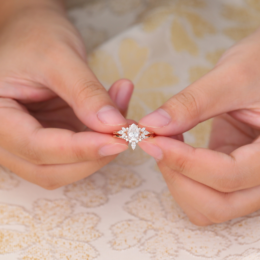 Juyoyo Moissanite Engagement Ring Set Unique Diamond Cluster Bridal Ring Set Women Gift - 2pcs