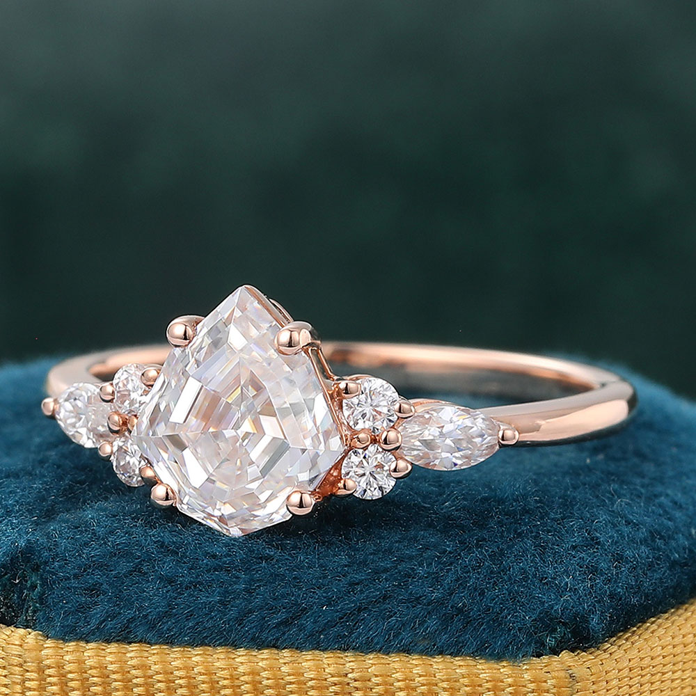 Juyoyo Shield Cut Moissanite Prong Set Engagement Ring Classic Cluster Bridal Ring Rose Gold