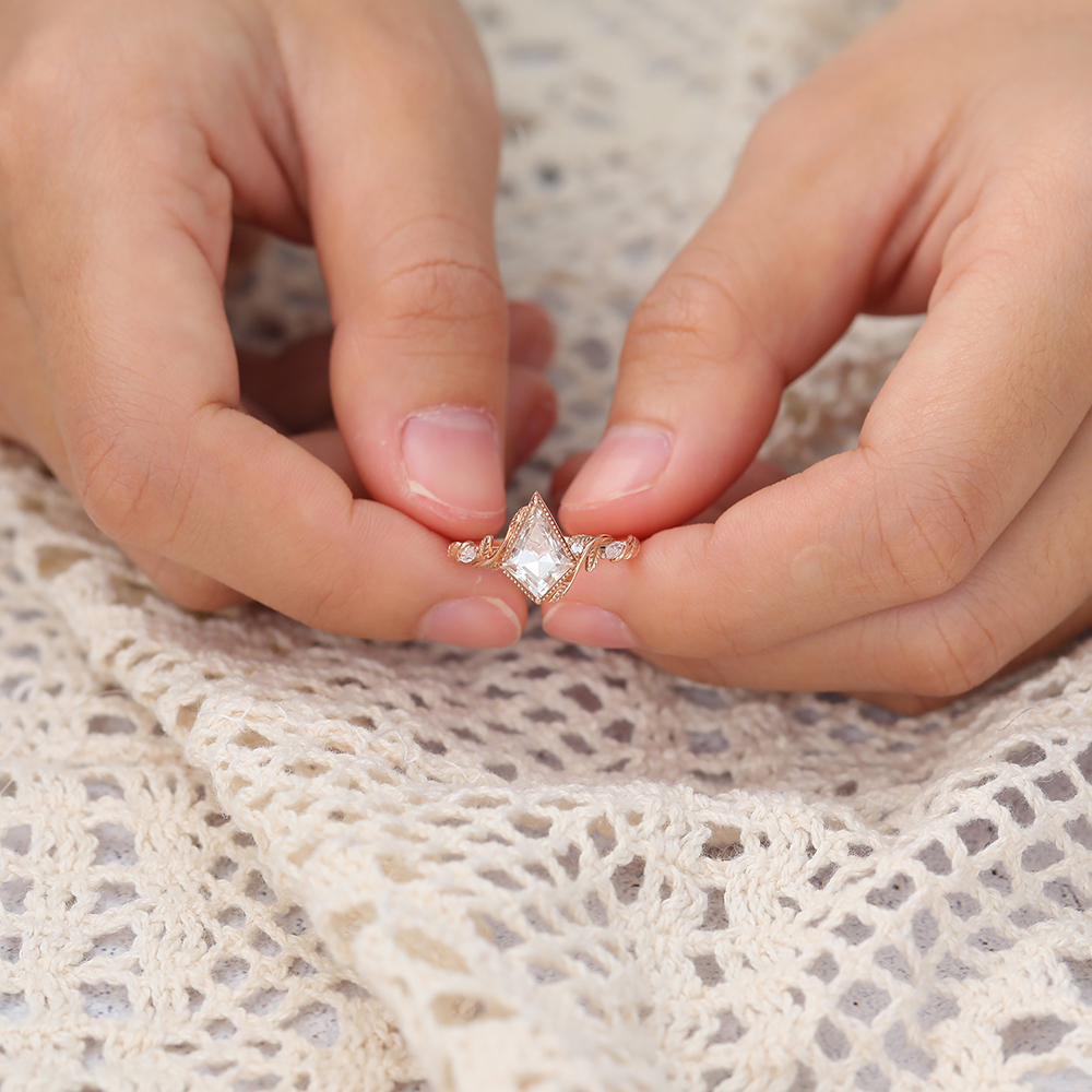 Juyoyo Kite Cut Moissanite Engagement Ring Unique Milgrain Art Deco Diamond Wedding Promise Ring Gift