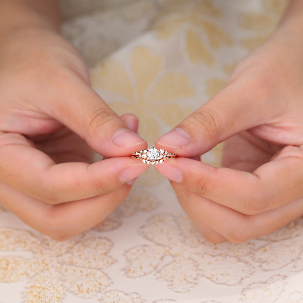 Juyoyo Round Cut Vintage Moissanite Bridal Ring Set for Women Anniversary Promise Ring Gift - 2pcs