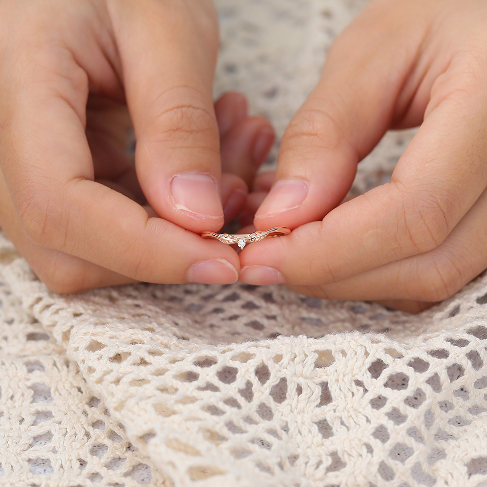 Juyoyo Moissanite Leaf Wedding Band Vintage Diamond Nature Inspired Curved Stacking Band 14k Rose Gold