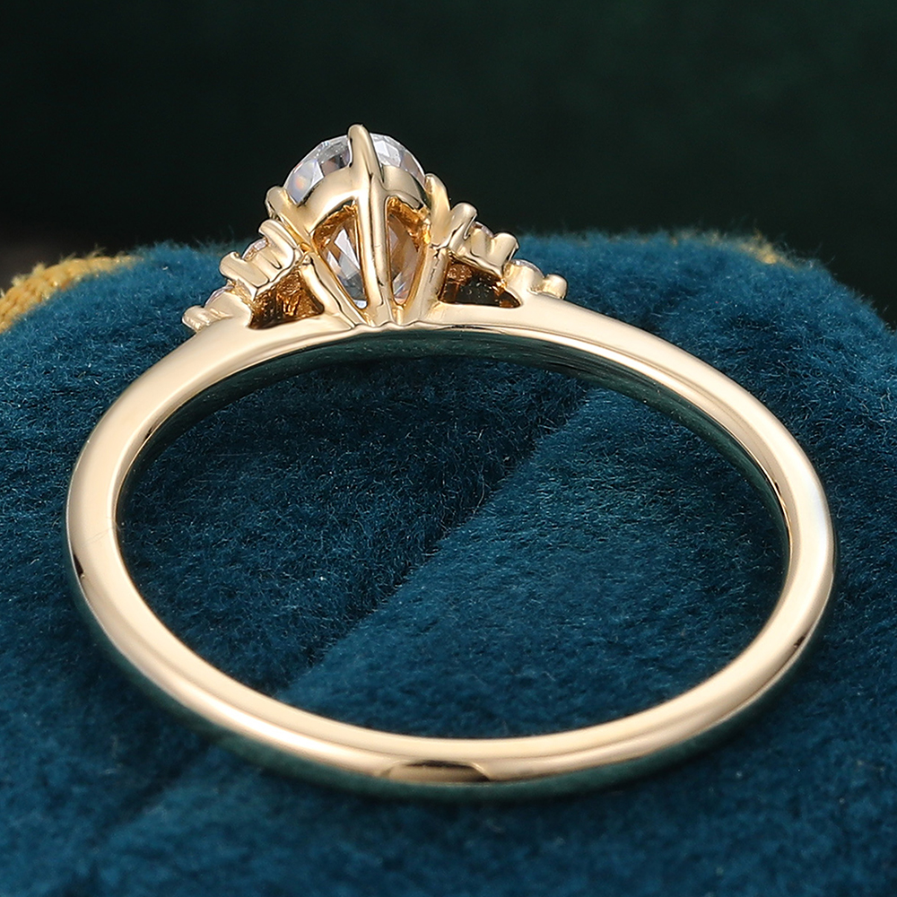 Juyoyo Six Prong Oval Cut Moissanite Engagement Ring with Diamond Accents