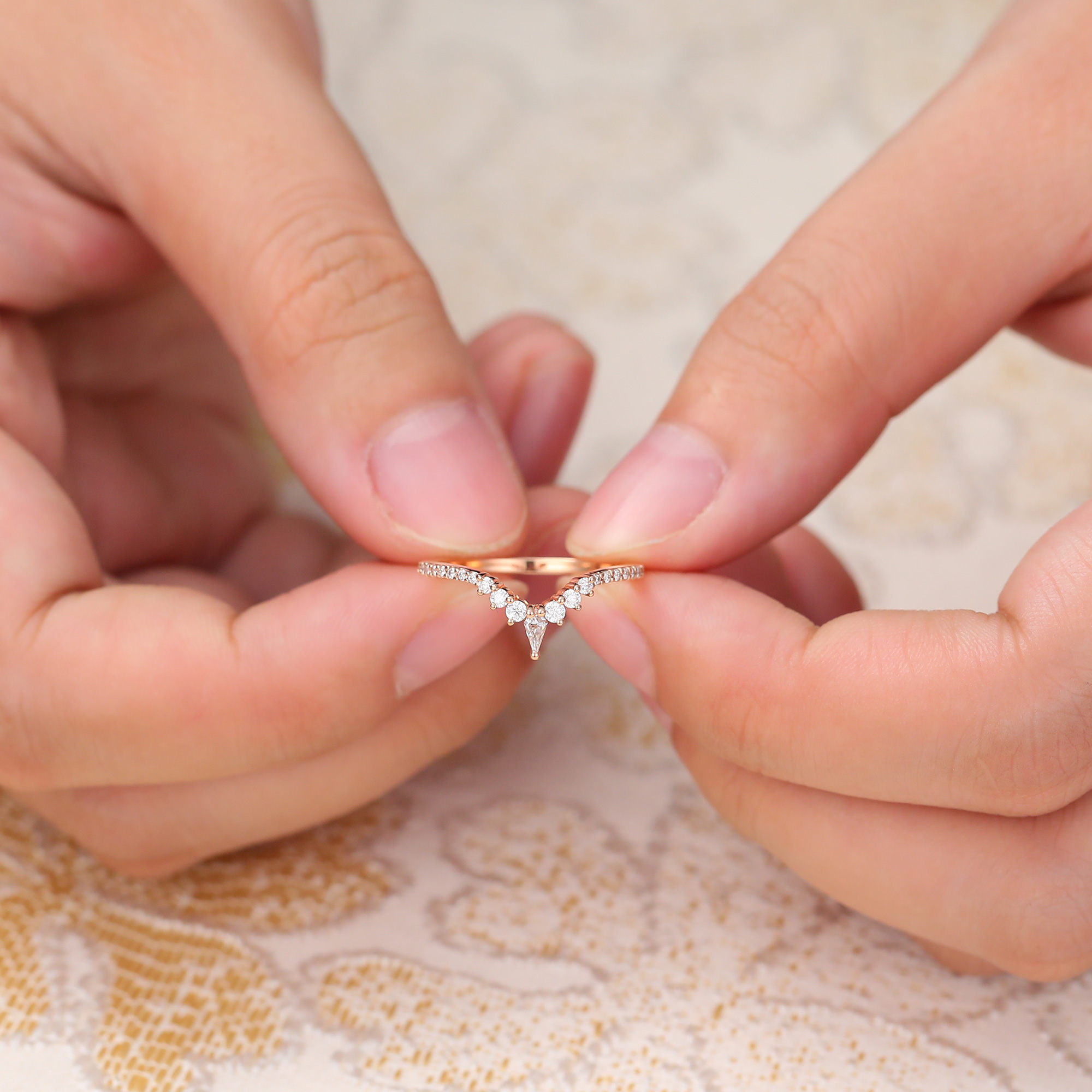 Juyoyo Pave Moissanite Curved Wedding Band Promise Anniversary Stacking Ring Rose Gold 