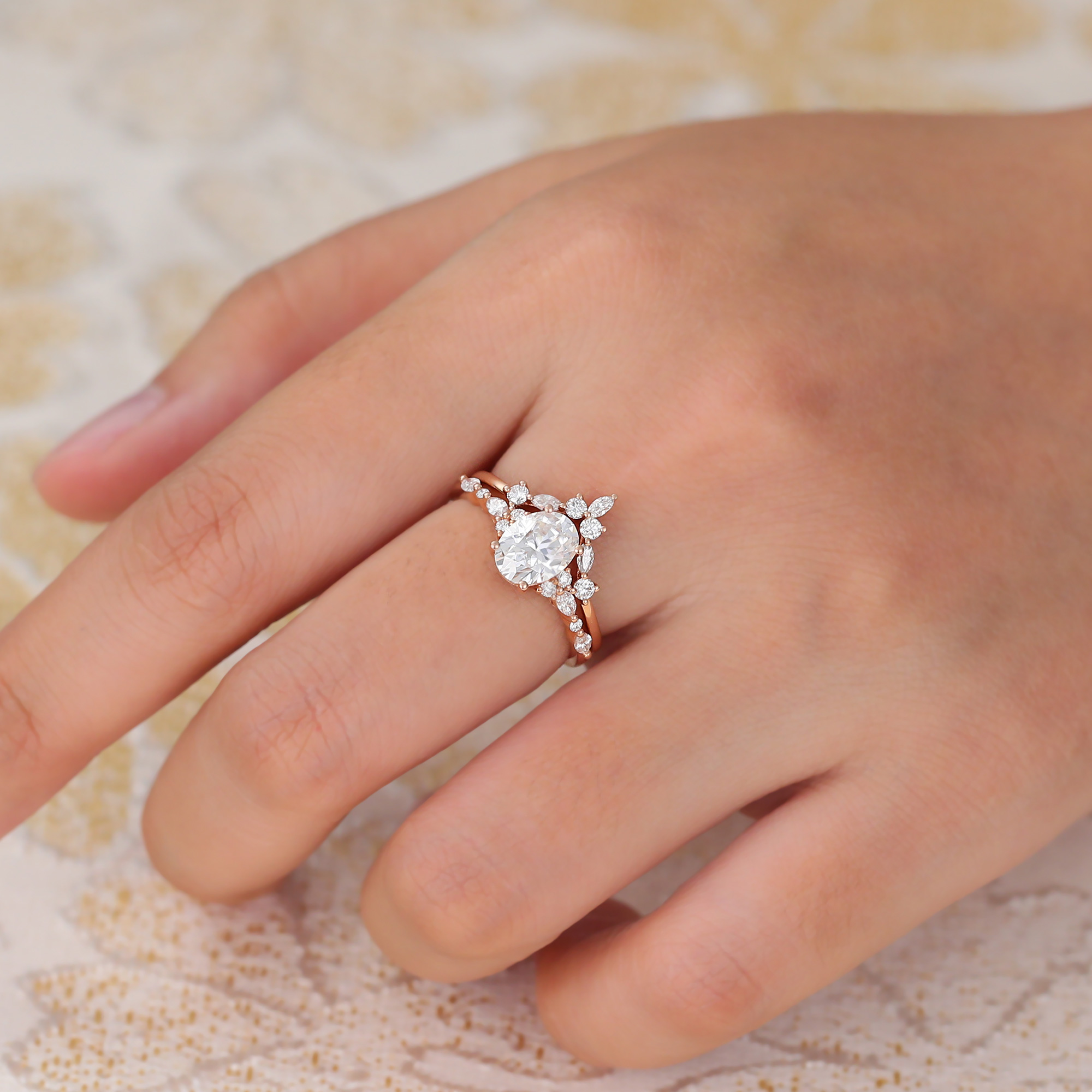 Juyoyo 2 Piece Unique Oval Moissanite Rose Gold Engagement Ring Set