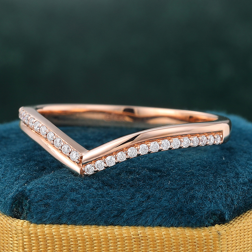 Juyoyo V-Shaped Pavé Moissanite Wedding Band Curved Wedding Ring 14K Rose Gold