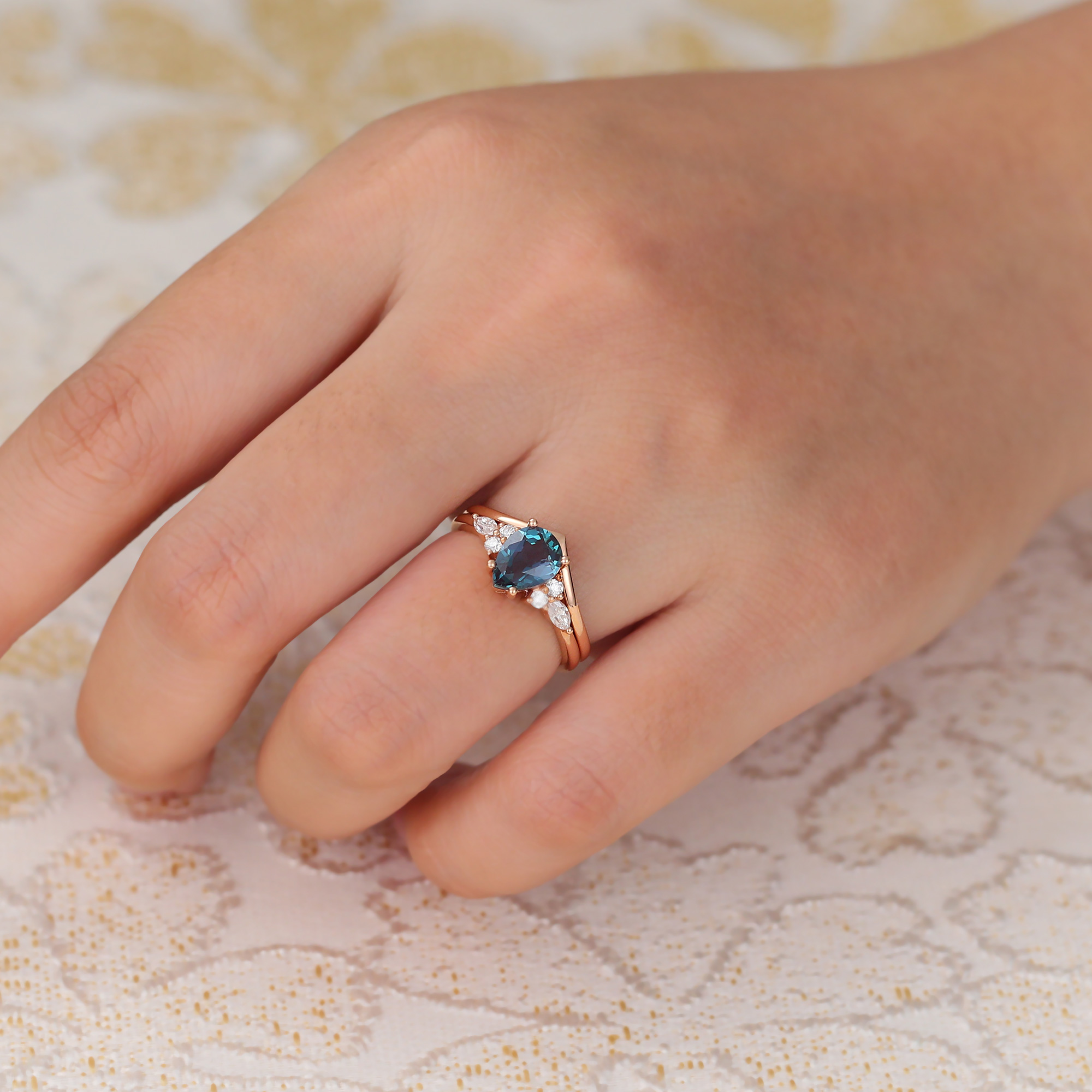 Juyoyo Pear Shaped Alexandrite Engagement Ring Set with Solid Rose Gold Curved Wedding Band