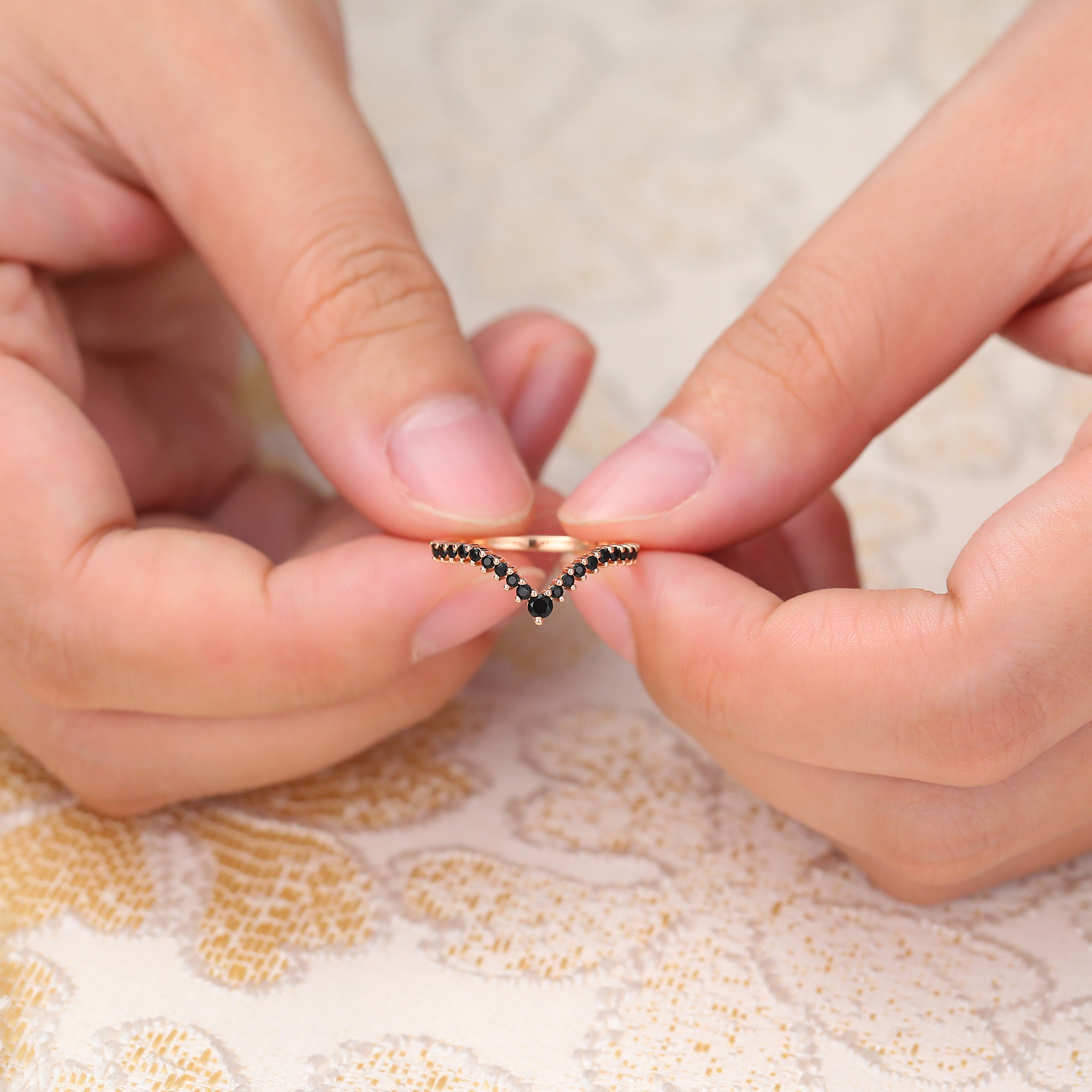 Juyoyo Round Cut Black Onyx Ring Curved Wedding Band Stackable Ring Rose Gold