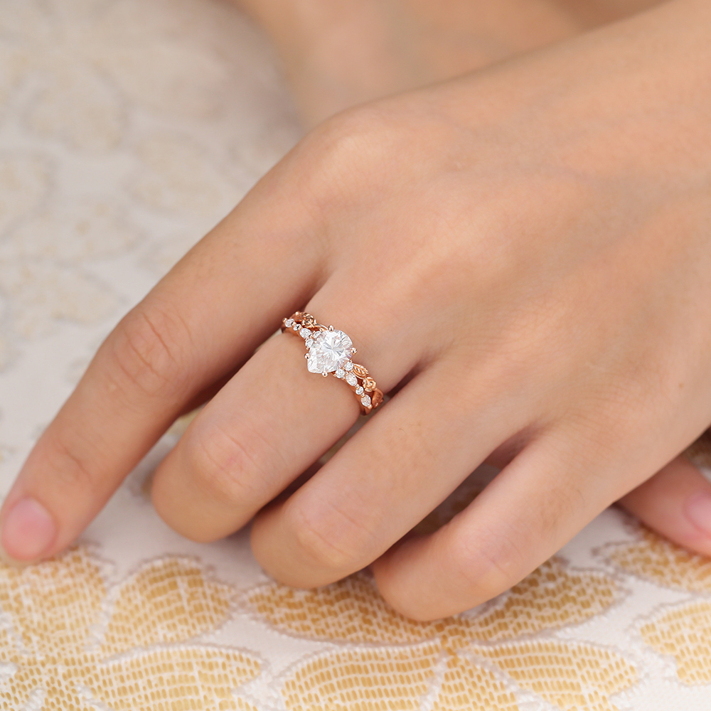 Juyoyo Vintage Pear Shaped Moissanite Bridal Ring Set Floral Diamond Wedding Ring Set - 2pcs