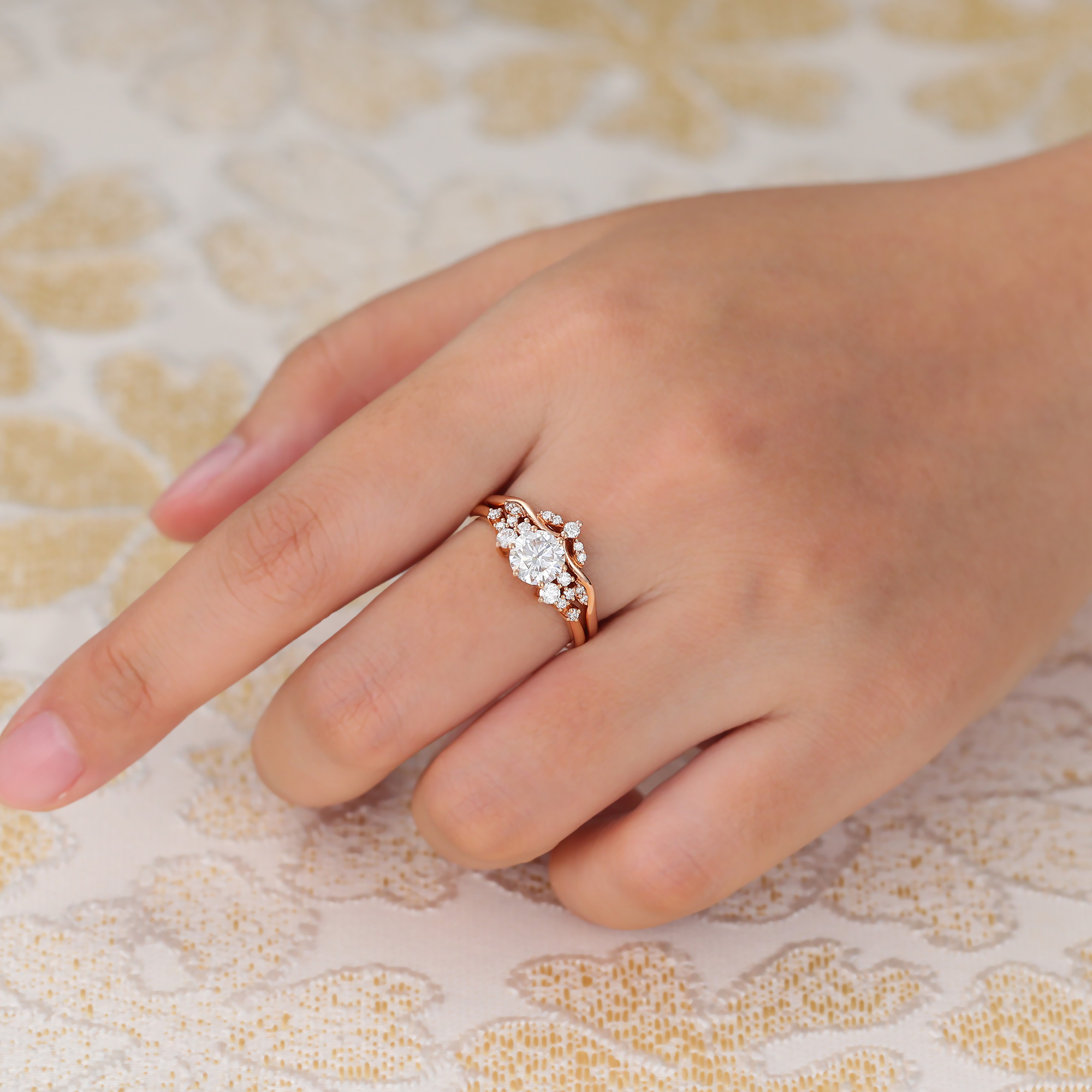 Juyoyo Round Cut Moissanite Engagement Ring Set Vintage Diamond Cluster Wedding Ring Set Rose Gold