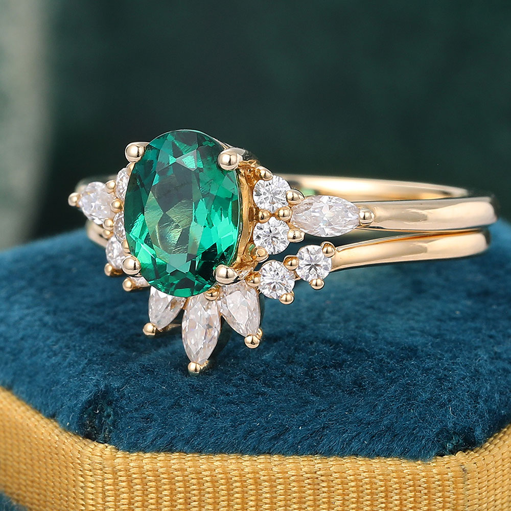 Juyoyo Vintage Oval Cut Emerald Bridal Ring Set Yellow Gold Cluster Engagement Ring Set