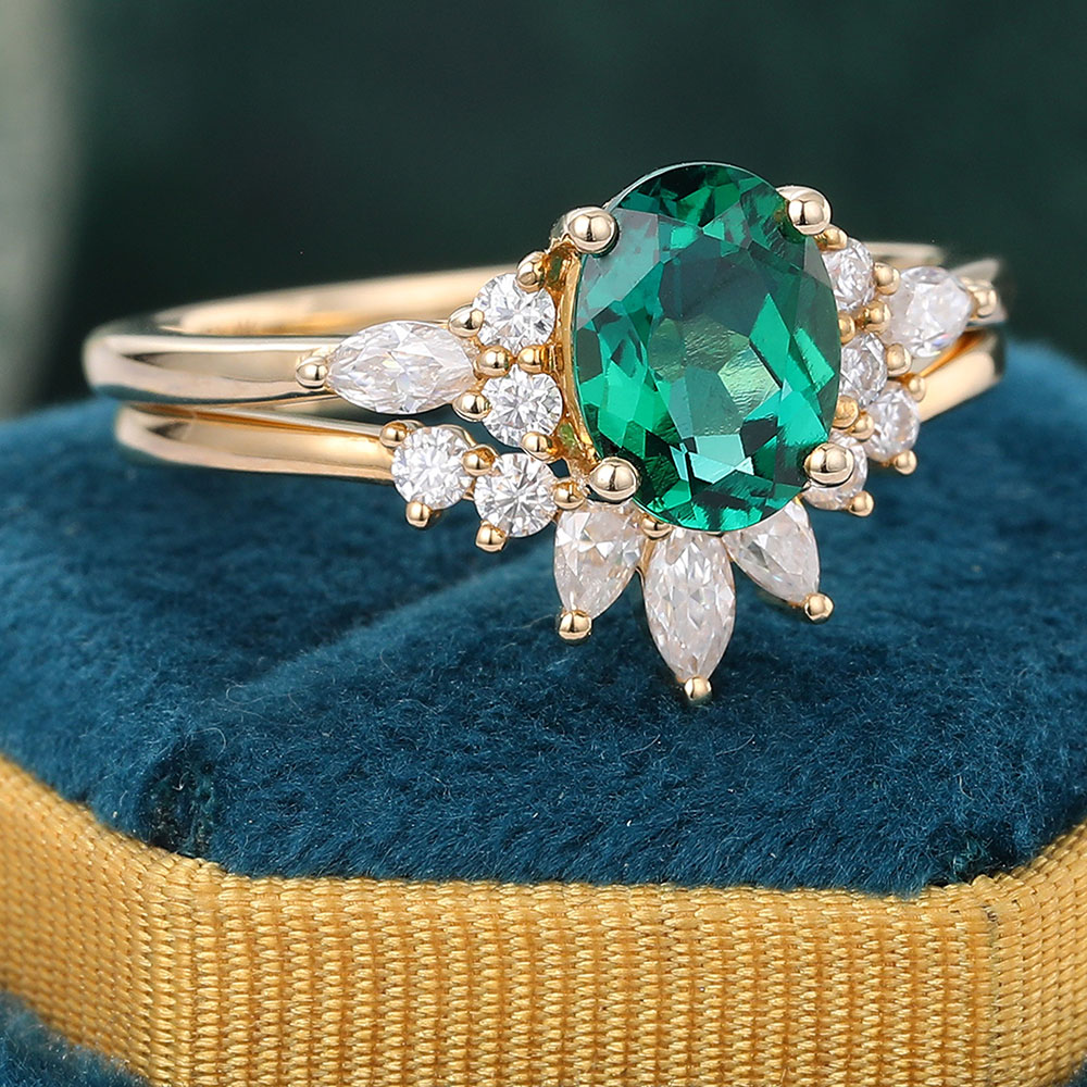 Juyoyo Vintage Oval Cut Emerald Bridal Ring Set Yellow Gold Cluster Engagement Ring Set