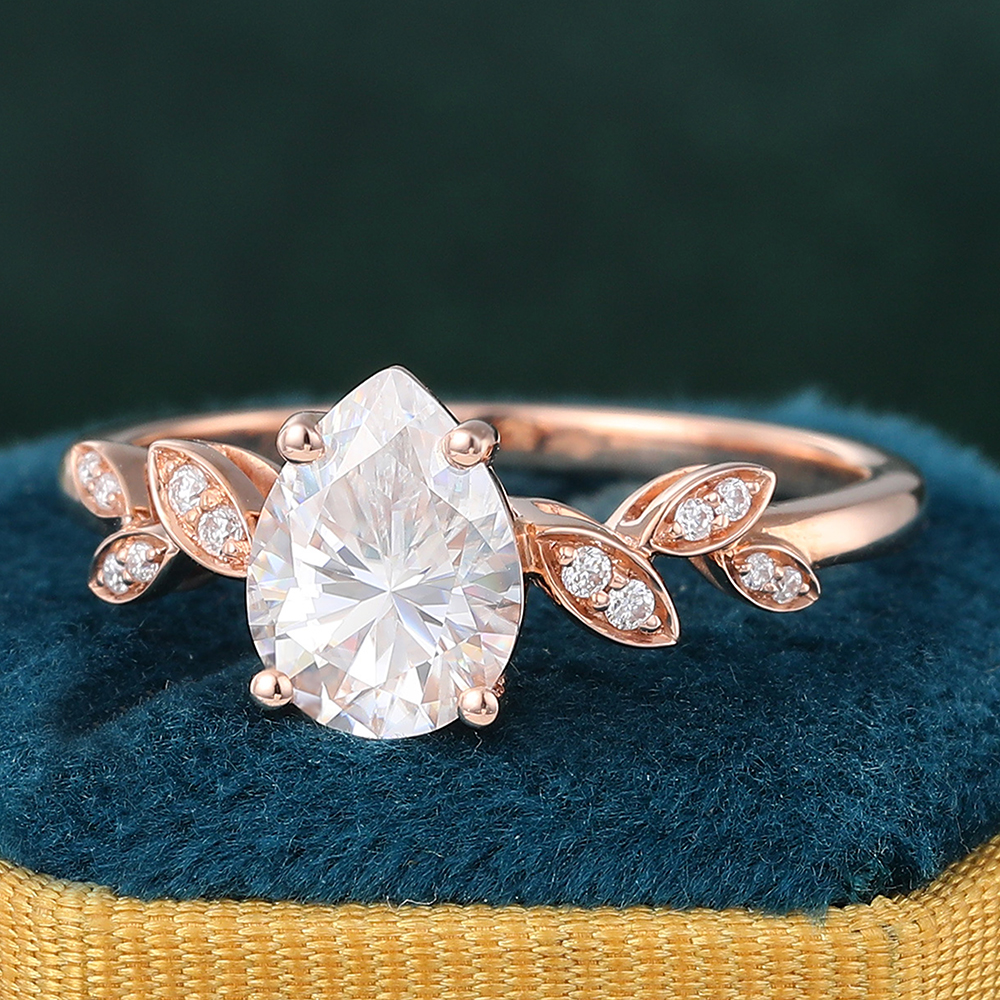 Juyoyo Pear Shaped Moissanite Engagement Ring Navette Accented Bridal Ring