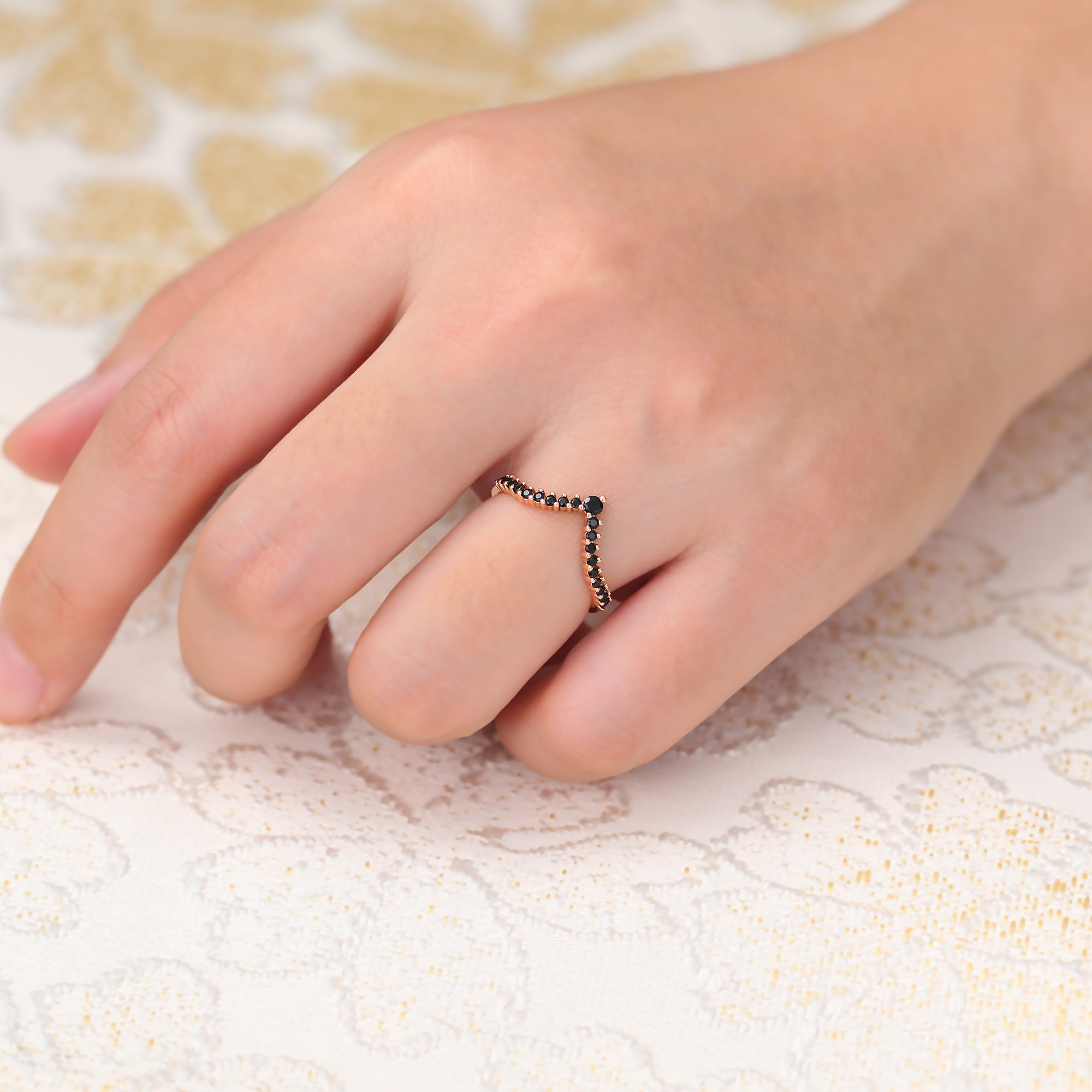 Juyoyo Round Cut Black Onyx Ring Curved Wedding Band Stackable Ring Rose Gold