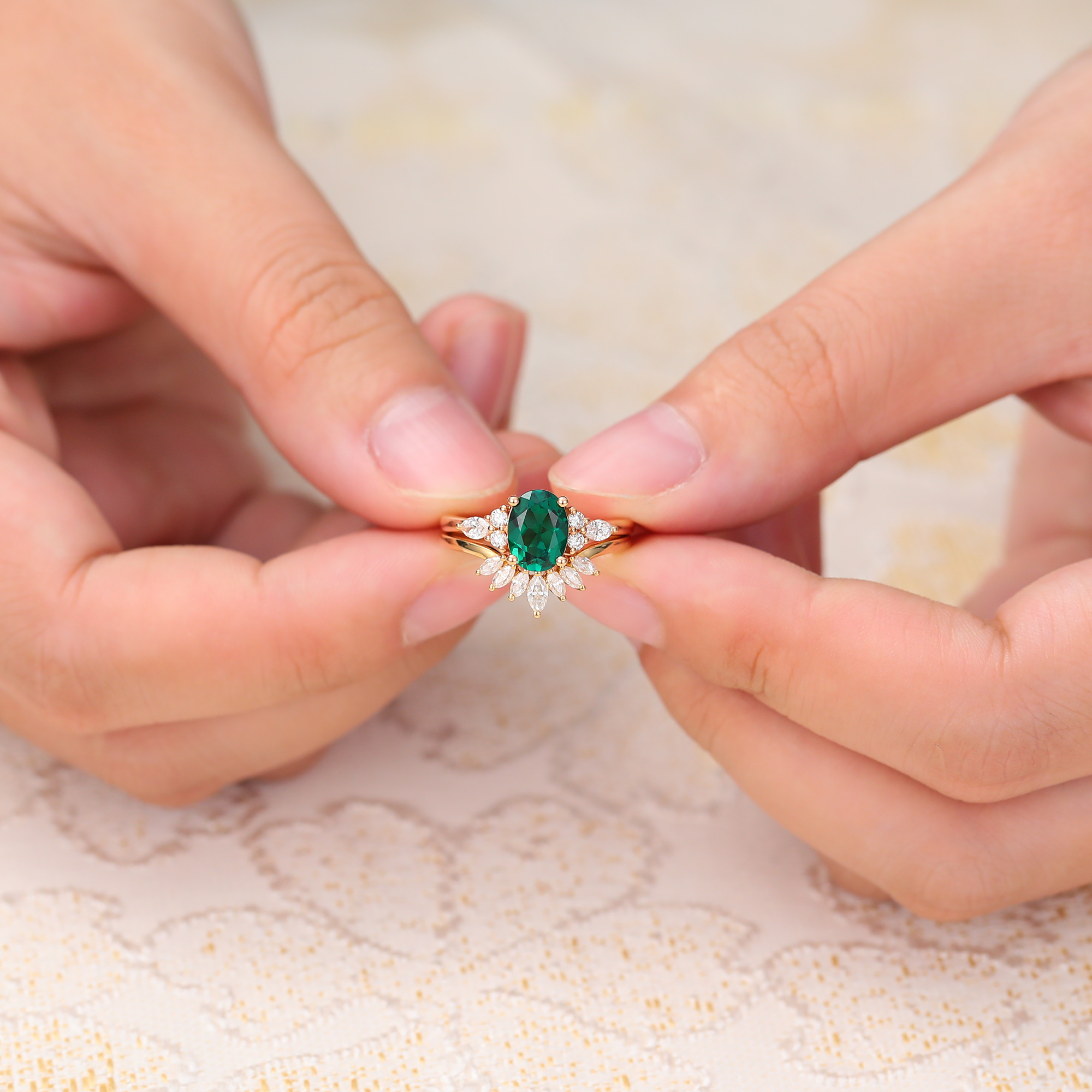 Juyoyo Vintage Oval Cut Emerald Bridal Ring Set Rose Gold Engagement Ring Set for Women