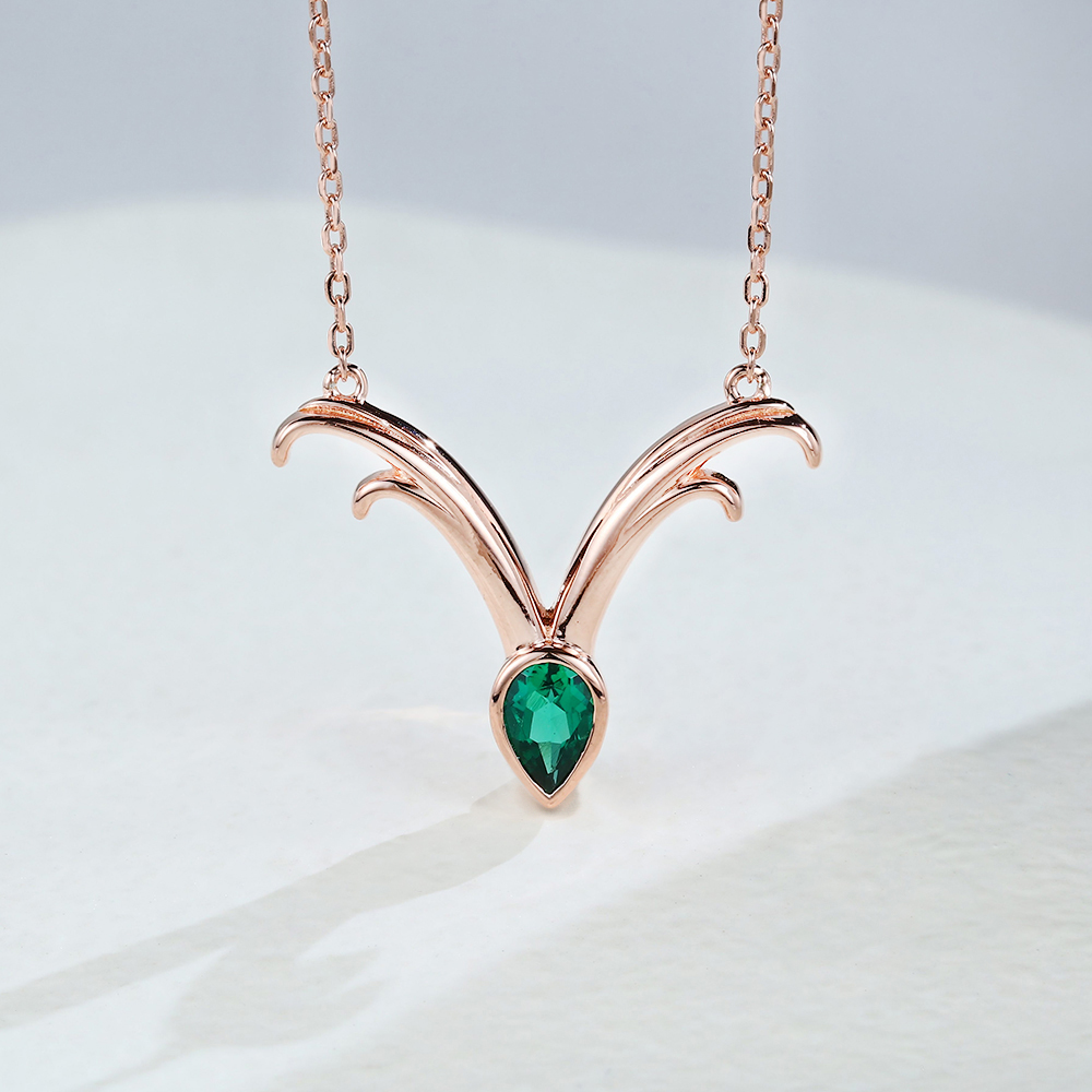 Pear Shape Emerald Necklace Gem Sheep's Horn Shape Pendant Necklace