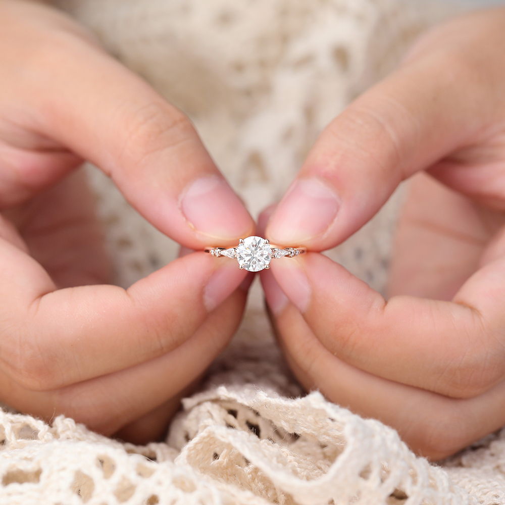 Juyoyo Round Cut Moissanite Engagement Ring Vintage Anniversary Promise Ring 14K Rose Gold