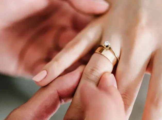 ainsley earhardt engagement ring look