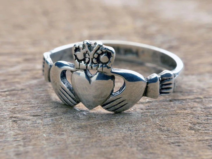claddagh ring
