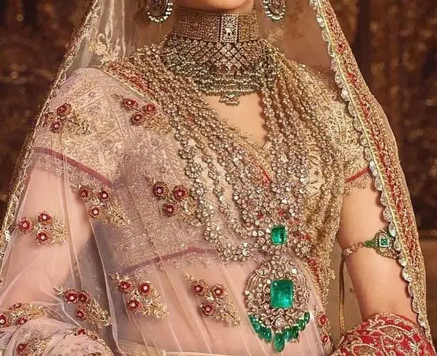 emerald and diamond necklace