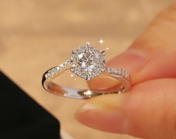 everything you should know about moissanite