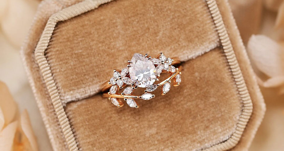 how to wear a pear shaped ring