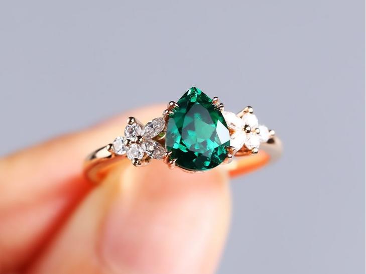 emerald ring