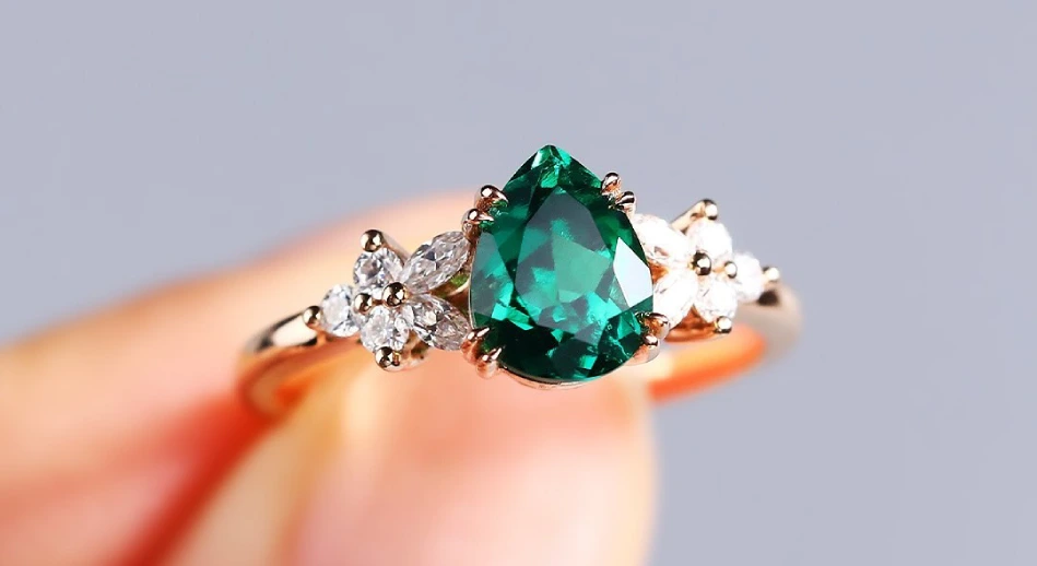 pear shaped emerald ring