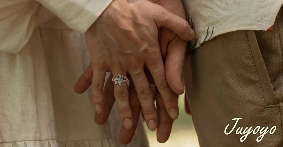 what finger do you put a promise ring on