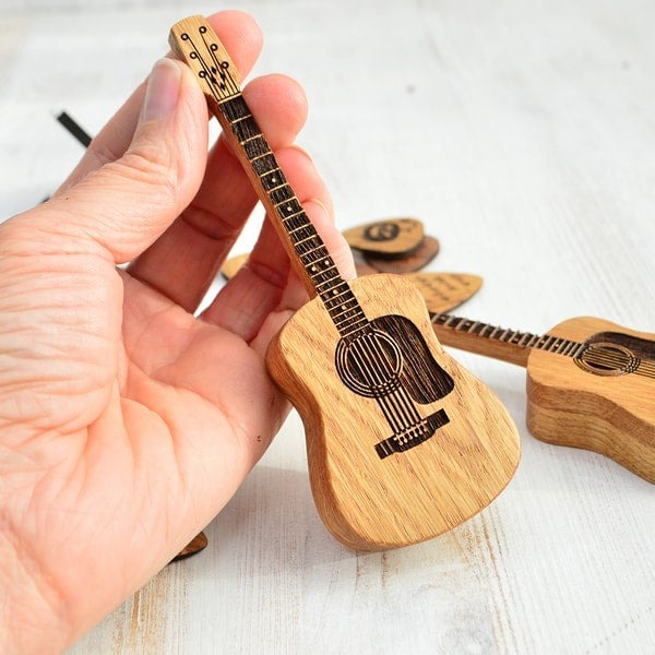 🎁Wooden Acoustic Guitar Pick Box🎸