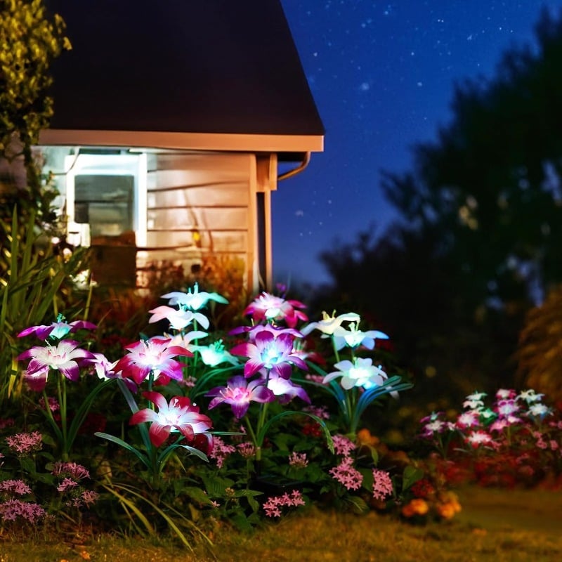Solar-Powered  Blooming Lily Flowers Lights