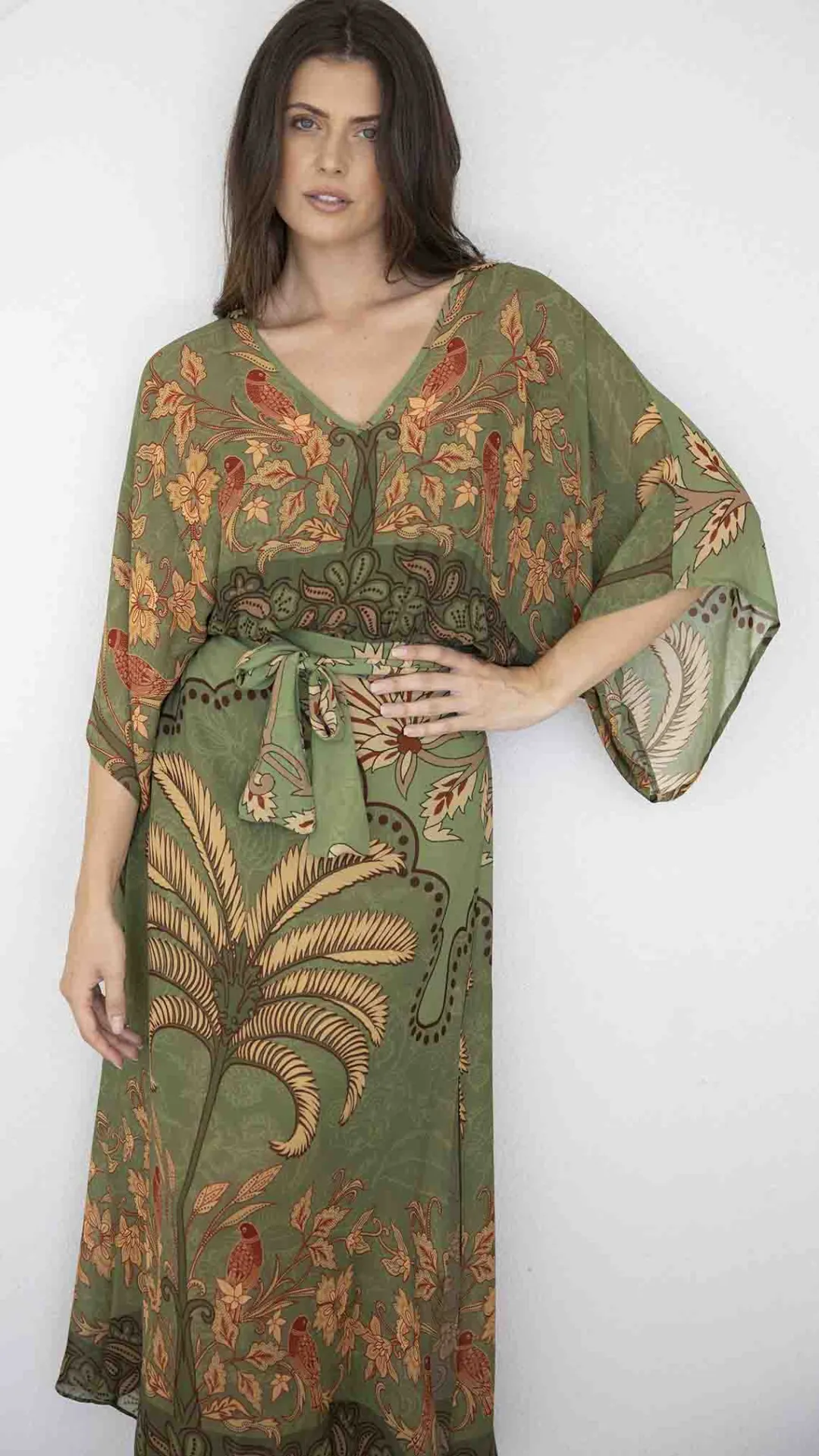 TROPICAL ESCAPE: The Artistic Bat-Sleeve Midi