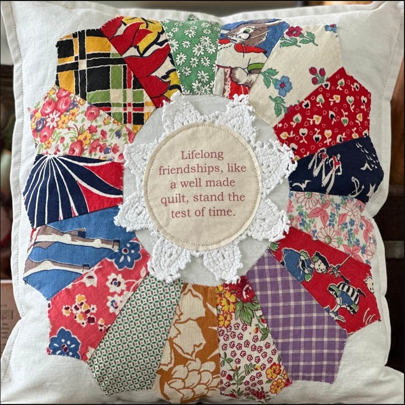 Vintage Quilt Friendship Pillow💕