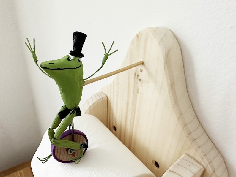 🤣Toilet Paper Holder - Frog On Unicycle🐸