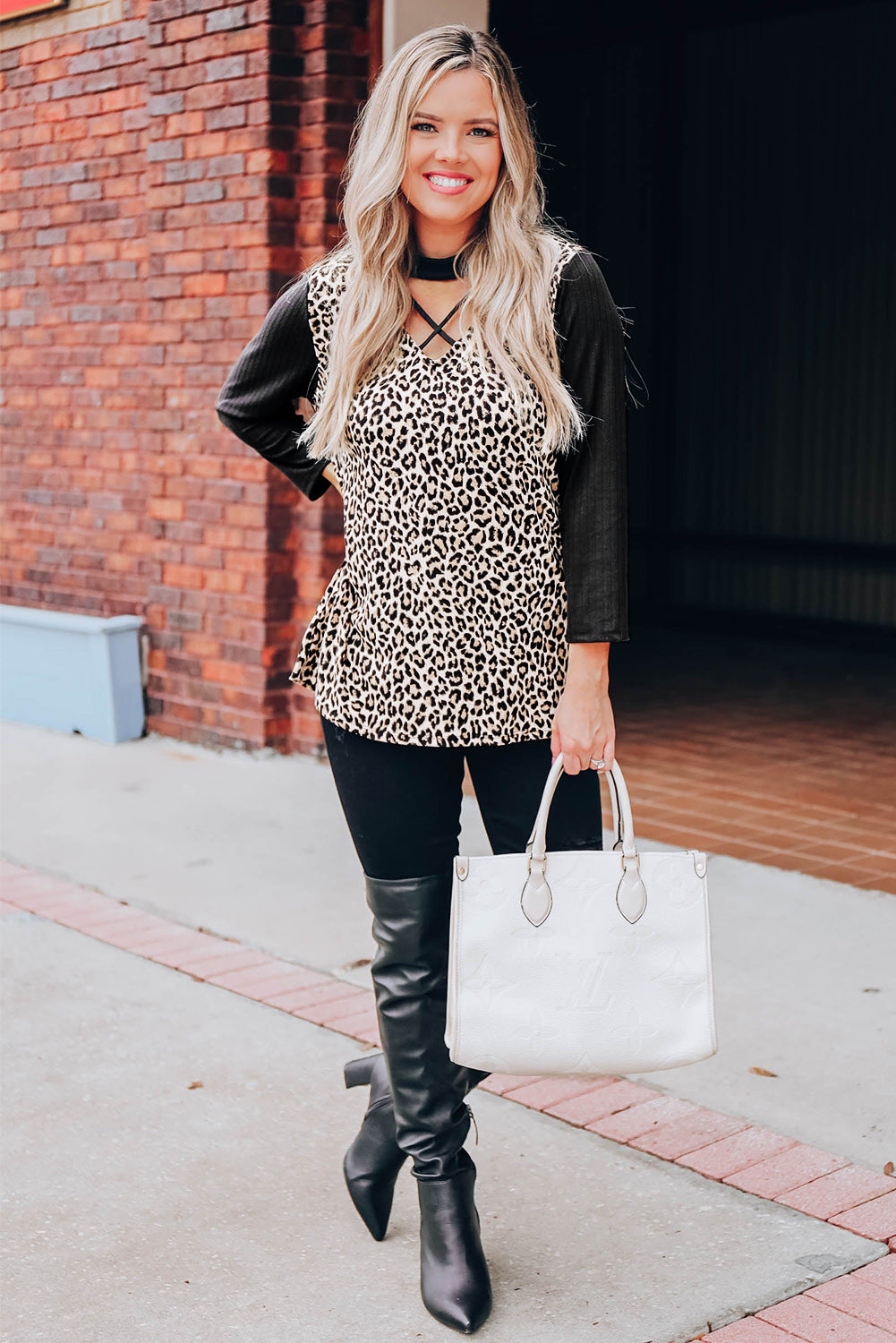 Leopard Choker Crisscross Contrast 3/4 Sleeve Leopard Print Top-yoyobikini