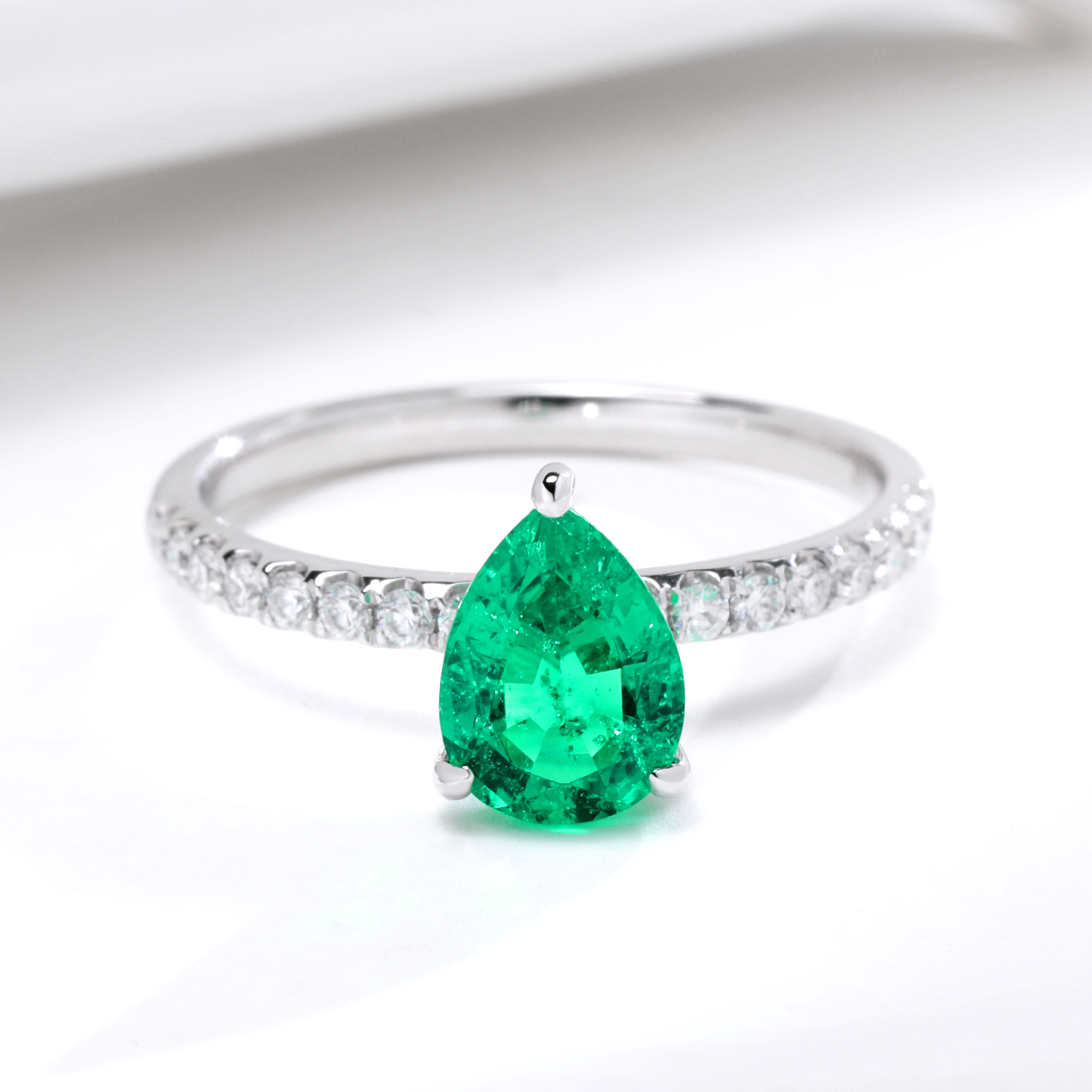 14K white Gold 1ct Pear Cut Lab Grown Emerald with Moissanite Engagement ring 
