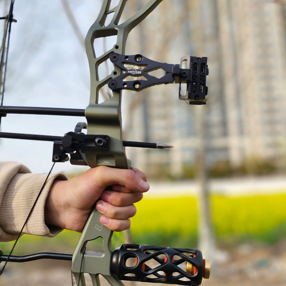 LWANO PANGO 31 Hunting Compound Bow Package 320 FPS RH