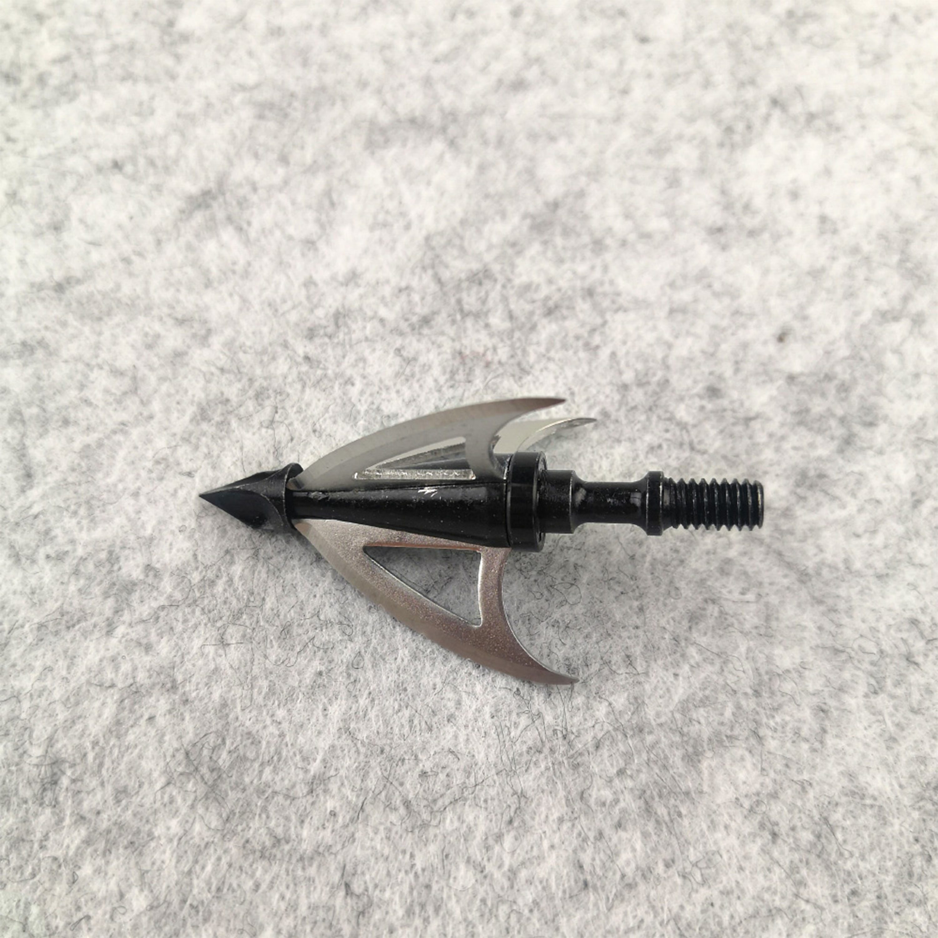 12 Archery Metal 3 Blade Hunting Broadheads 100gr Screw Tips