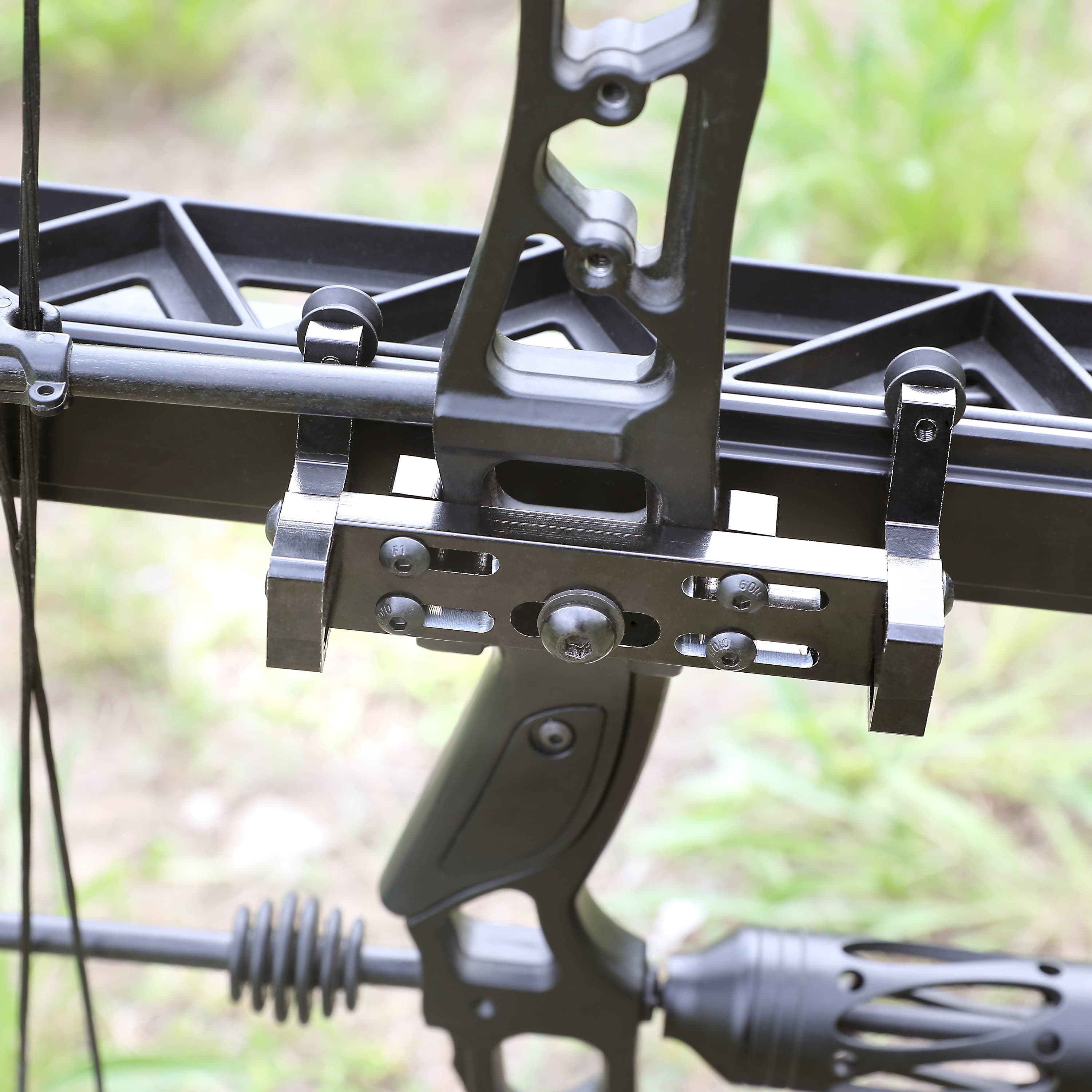 Enhanced Aluminum 6-Arrow Magazine for Compound Bows