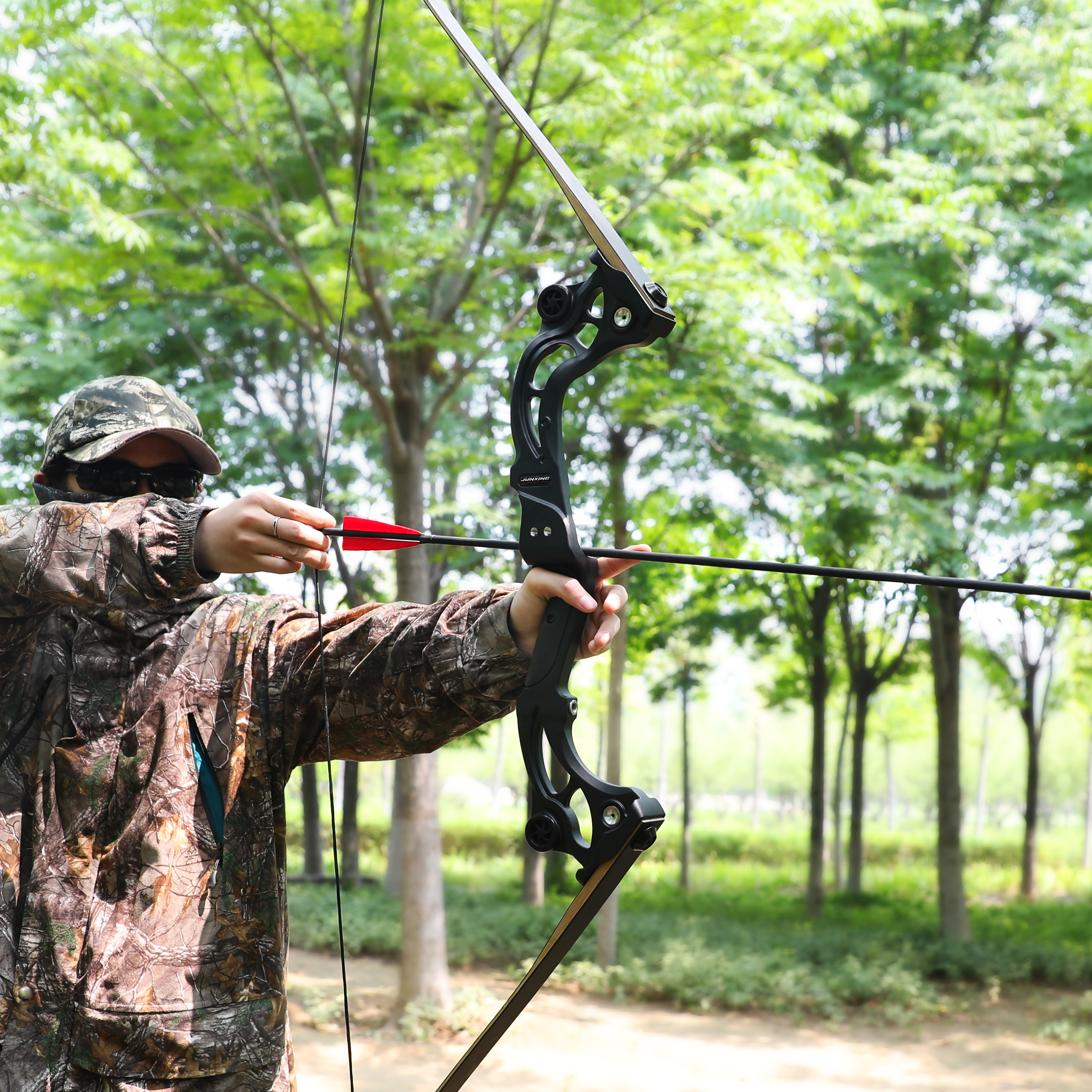 JUNXING F163 62" Takedown Recurve Bow Kit for Hunting 30-60# 28"